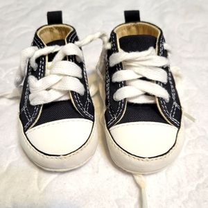 Converse crib shoes. Used twice  Size 2  great condition